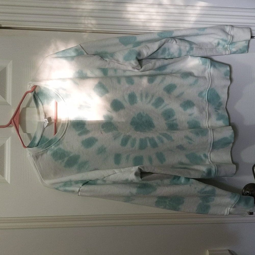 Women's tie dye crew neck sweater